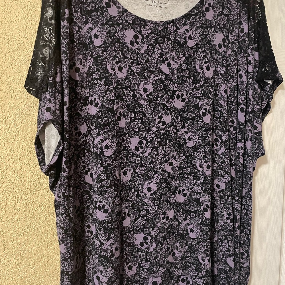 New torrid skull top so soft sz 4x